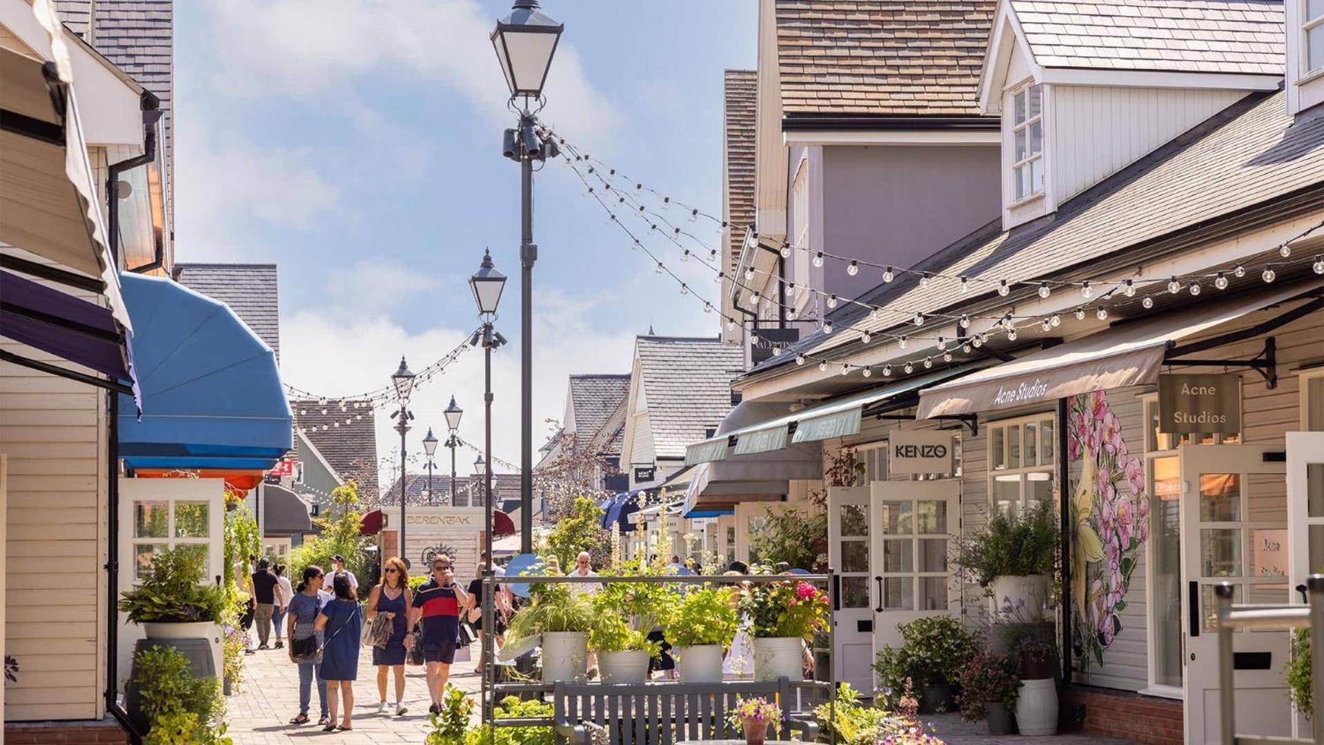 Modern Bed At Bicester Village, Kingsmere Exterior photo